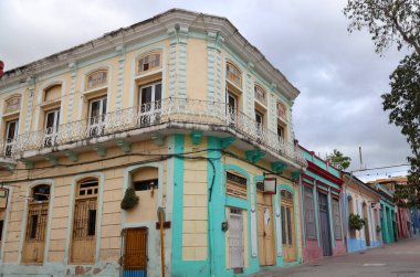 Santiago De Cuba, Küba 'daki koloni binaları