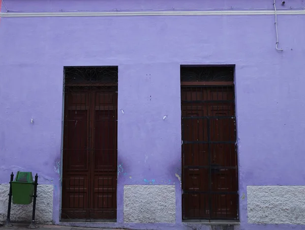 Fachada de casa colonial en Santiago de Cuba, Cuba —  Fotos de Stock