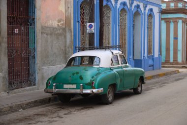 Santa Clara, Küba 'da eski bir araba. Yüksek kalite fotoğraf