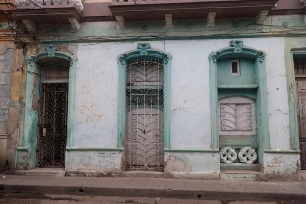 Küba Nın Santa Clara Kentindeki Antik Binanın Yüzü Yüksek Kalite — Stok fotoğraf