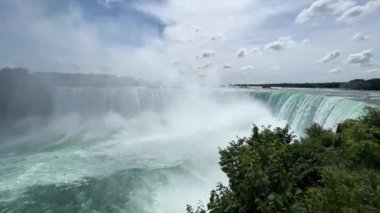 Niagara Şelalesinin gücü. Yüksek kalite 4k görüntü