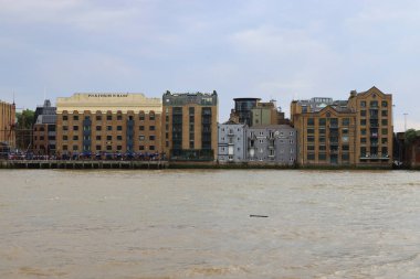 Thames nehri kıyısındaki antik binalar, Londra. Yüksek kalite fotoğraf