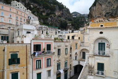İtalya 'nın Amalfi kıyısındaki karakteristik Atrani köyü. Yüksek kalite fotoğraf
