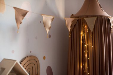 Çadır, çocuk odası, İskandinav iç mekanı.