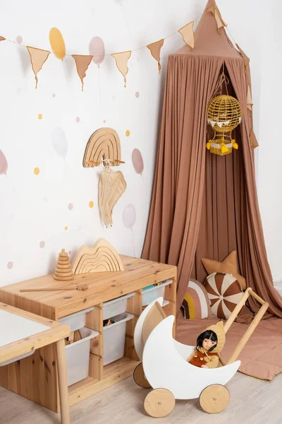 Elegante Habitación Moderna Para Niños Con Dosel Diseño Interiores —  Fotos de Stock