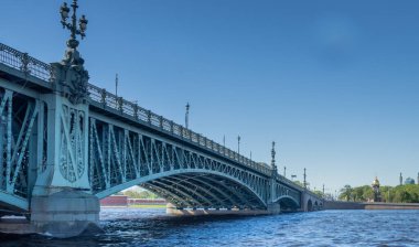 Neva 'da tekne gezisi.