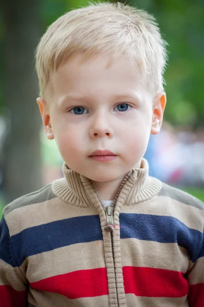 美しい小さな男の子の肖像画 — ストック写真