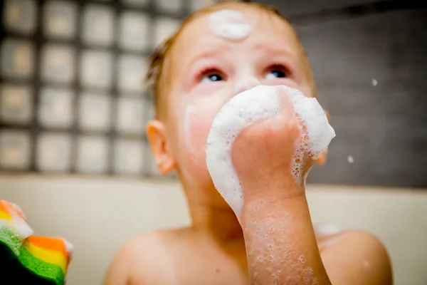 Little boy with a washcloth — Stock Photo, Image