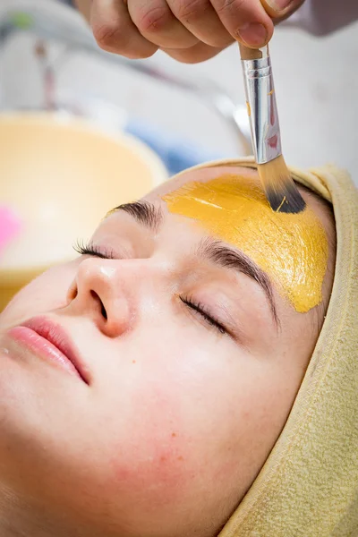 Máscara facial de ouro — Fotografia de Stock