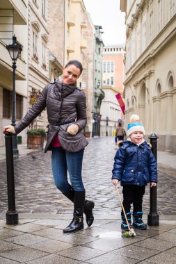 Anne ve oğlu budapest Street