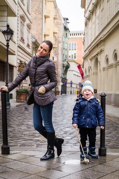 Mother and son on Budapest street — Stock Photo, Image