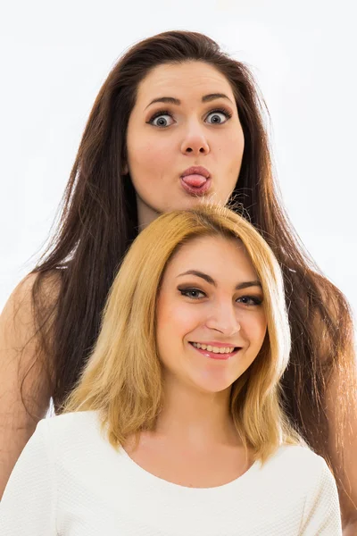 Chicas bonitas con maquillaje divertirse — Foto de Stock