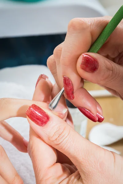 Rengöra nagelbanden — Stockfoto