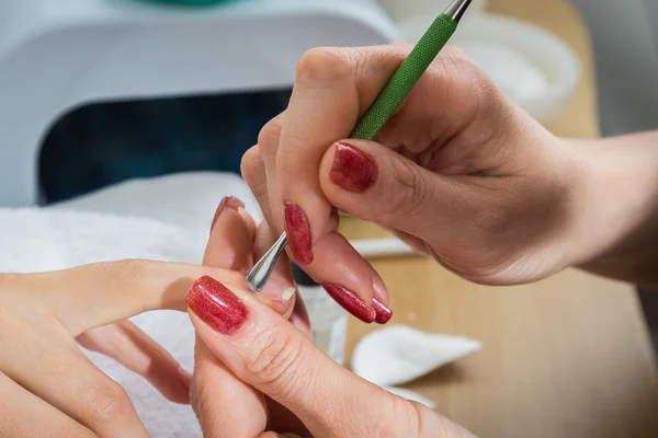 Reinigung der Nagelhaut — Stockfoto