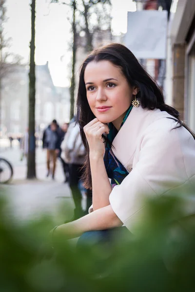 Menina bonita na cidade — Fotografia de Stock