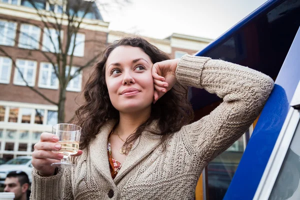 Ragazza in città — Foto Stock