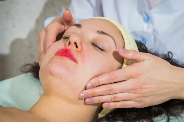 Woman doing cosmetic procedures — Stock Photo, Image