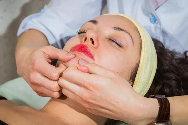 Woman doing cosmetic procedures — Stock Photo, Image