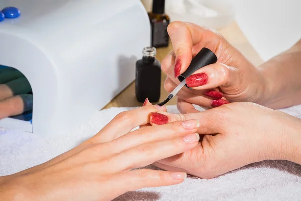 Trattamento della manicure — Foto Stock