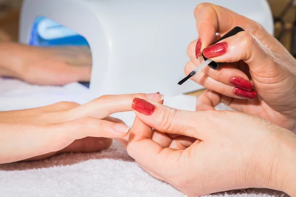 Trattamento della manicure — Foto Stock