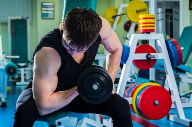 adam ile Halter egzersiz