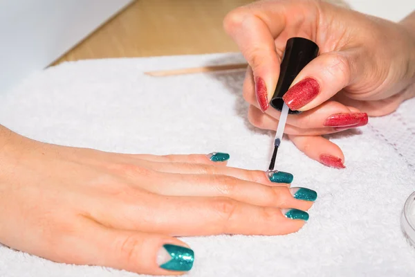 Proces manicure — Zdjęcie stockowe