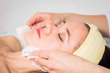 yüz maskesi tedavisi