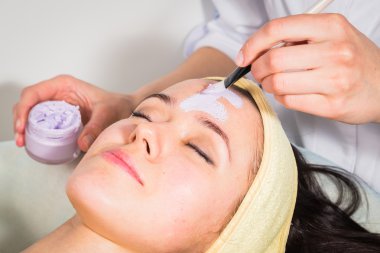 yüz maskesi tedavisi