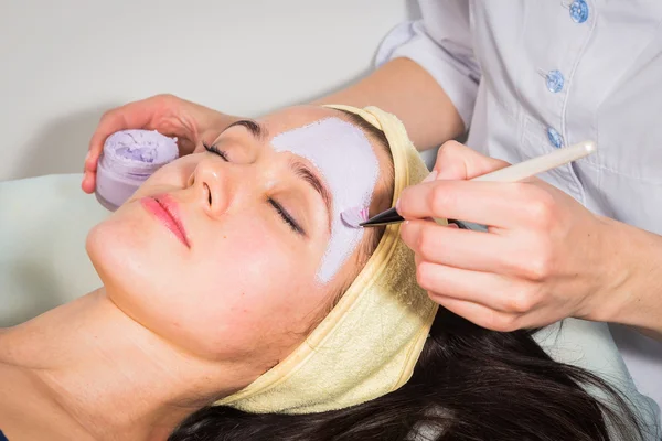 Facial mask treatment — Stock Photo, Image