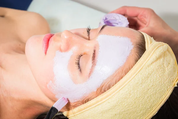 Tratamiento mascarilla facial — Foto de Stock