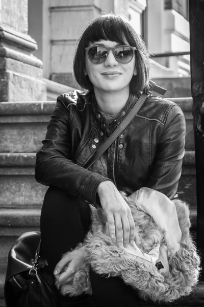 Girl in street — Stock Photo, Image