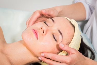 Spa yüz prosedür