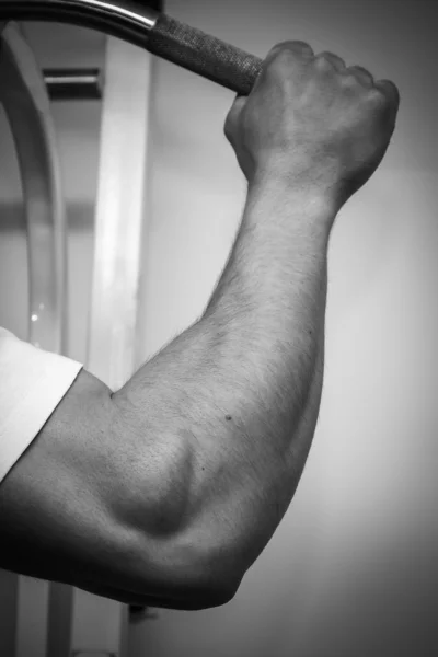 Man in gym — Stock Photo, Image