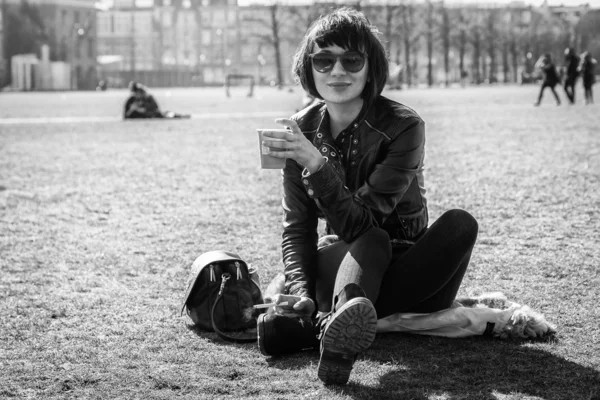 Girl on street — Stock Photo, Image