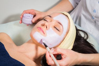 yüz maskesi tedavisi