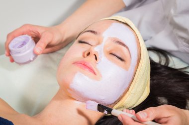 yüz maskesi tedavisi