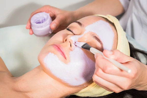 Facial mask treatment — Stock Photo, Image