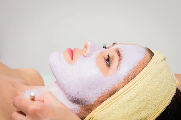 Facial mask treatment — Stock Photo, Image