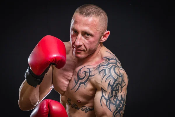 Strong man boxing — Stock Photo, Image