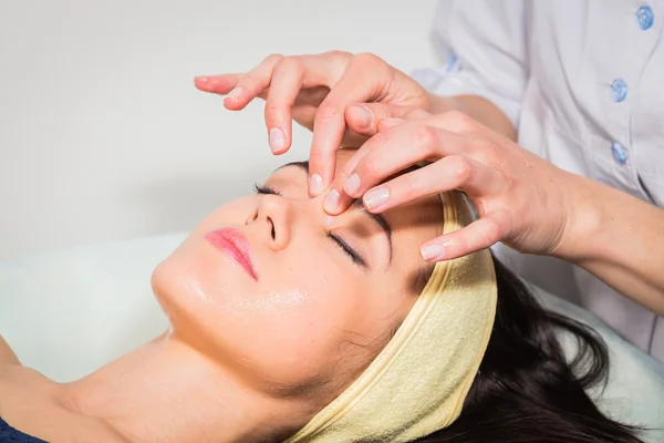 Face massage — Stock Photo, Image