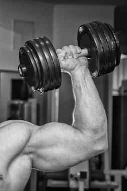 adam dumbbells ile eğitim