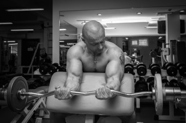 adam atletik barbell ile