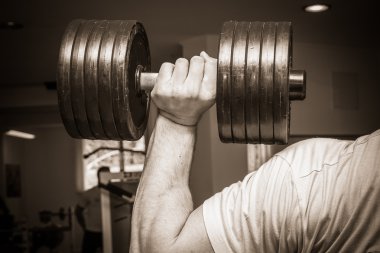 adam dumbbells ile eğitim
