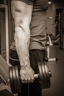 adam dumbbells ile eğitim
