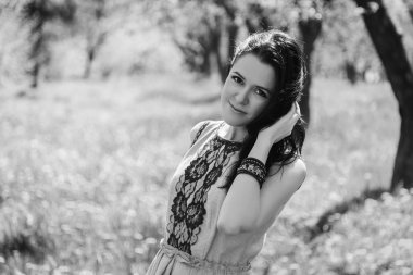 Bahar arka planda kadın