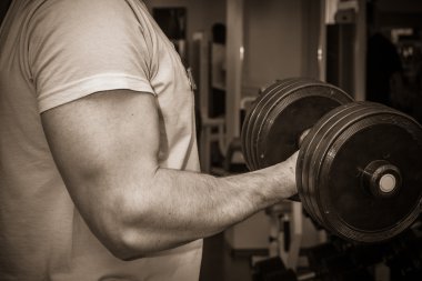 adam dumbbells ile