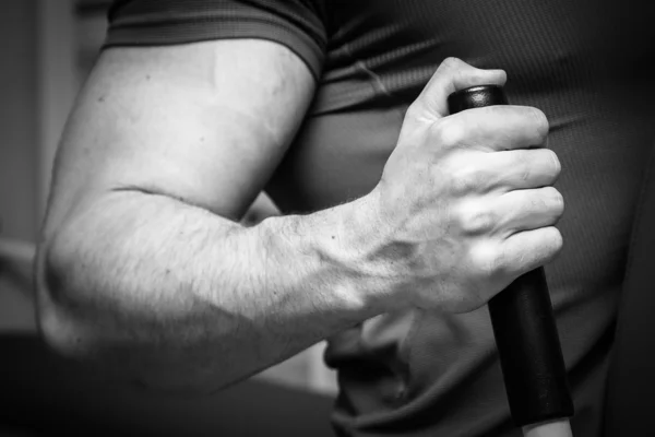 Homme dans la salle de gym — Photo