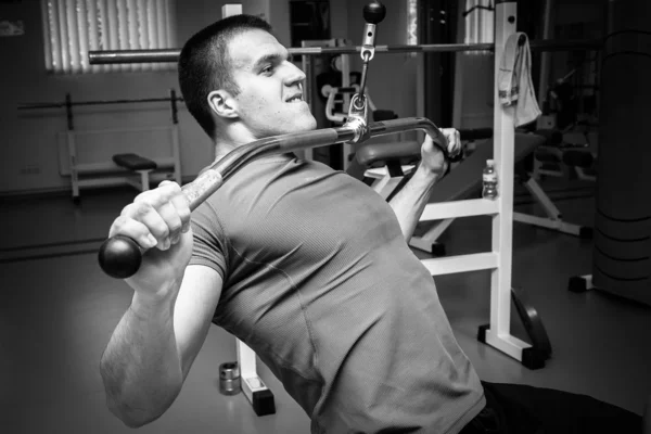 Man in the gym — Stock Photo, Image