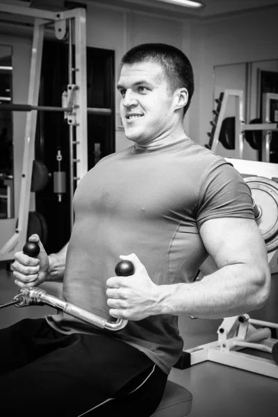 Man in the gym — Stock Photo, Image