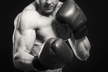 adam dövme boks ile